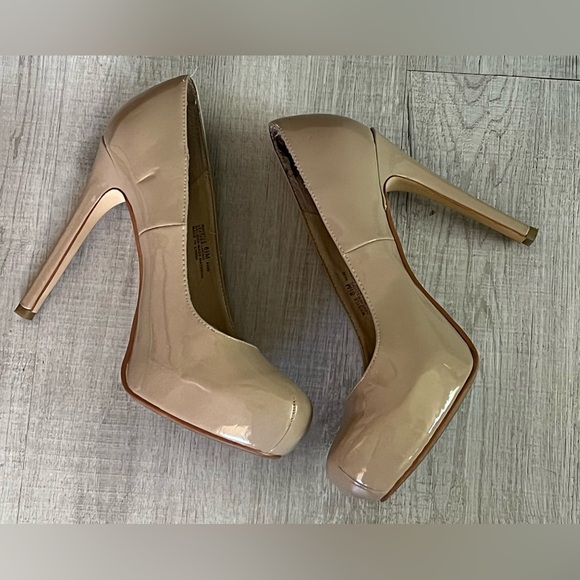 Chinese Laundry Platform Pump Heels - Picture 5 of 7